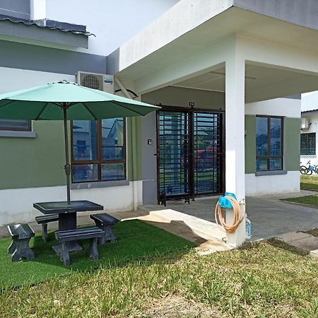 Aisya Homestay Bajet Karak Setia Exterior foto